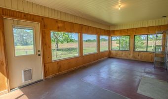 68 Smart Rd, Baxley, GA 31513
