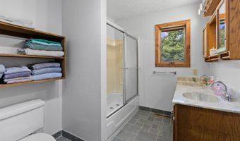 10463 Farm Road 1182, Aurora, MO 65605