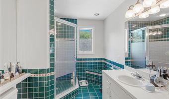 38 Gondola Ave, Jamestown, RI 02835