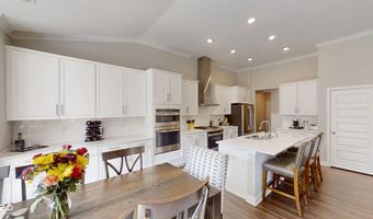 10277 Pigato Dr, Zionsville, IN 46077