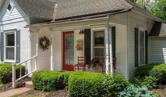 920 Grove St, Baldwin City, KS 66006