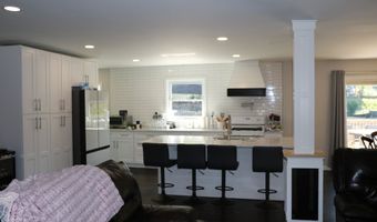 6 Greenfield Dr, Ansonia, CT 06401