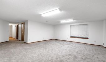 4650 Farmstead Ct, Bel Aire, KS 67220