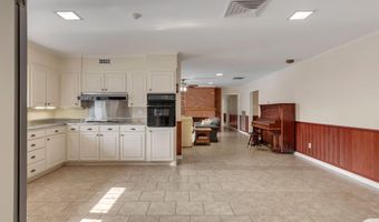 1215 N State St, Abbeville, LA 70510