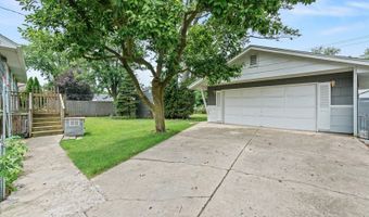 216 S Michigan Ave, Addison, IL 60101