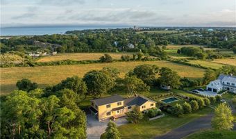16 Sachuest Dr, Middletown, RI 02842