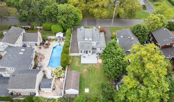 68 Prospect St, Amityville, NY 11701