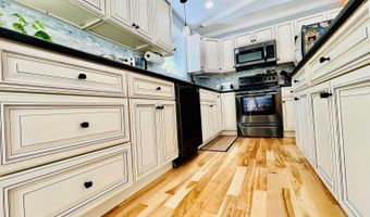40 Ellis Ct, Bangor, ME 04401
