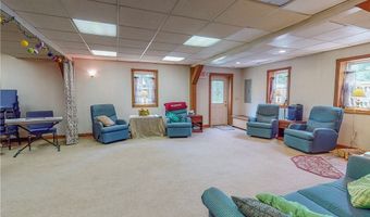 5696 Steubenville Rd SE, Amsterdam, OH 43903