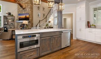 62 Crestview Ln, Banner Elk, NC 28604