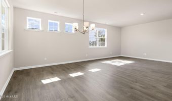 353 Maddox Dr, Aberdeen, NC 28315