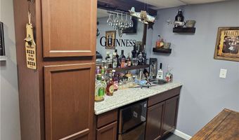 3 Bank St, Cranston, RI 02920
