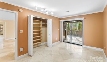 55 Ravencroft Ln, Asheville, NC 28803