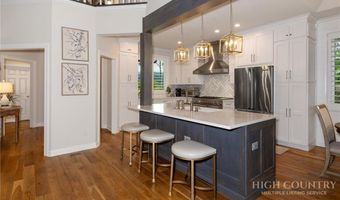 62 Crestview Ln, Banner Elk, NC 28604