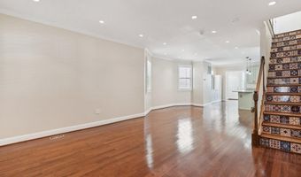 908 LONGFELLOW St NW, Washington, DC 20011