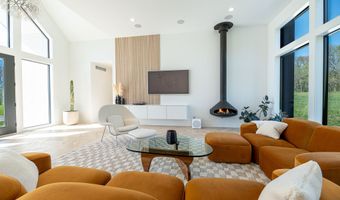 5044 Hickory Pointe Woods SE, Ada, MI 49301