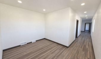 38515 129th St, Aberdeen, SD 57401