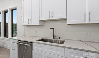 324 Avery Trail Dr 26, Arden, NC 28704