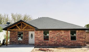 711 15th St, Abernathy, TX 79311