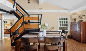 35 Greenwood Rd, Amherst, NH 03031