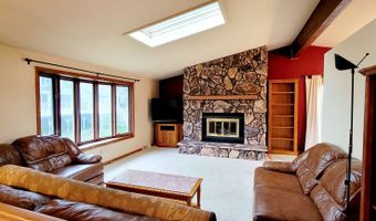 41511 N Country Club Dr, Antioch, IL 60002