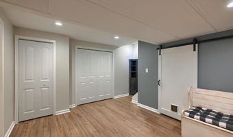 6 LOBELL Rd, Abbottstown, PA 17301