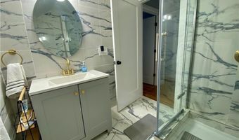 18 Hall Ave, Newport, RI 02840