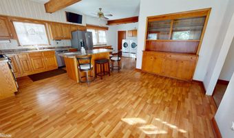 134 E Main St, Agency, IA 52530