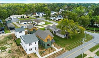 1016 NW A St, Bentonville, AR 72712