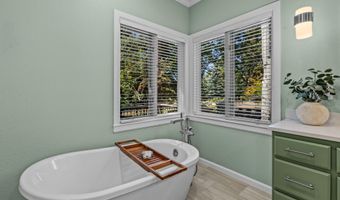 19490 Green Lakes Loop, Bend, OR 97702