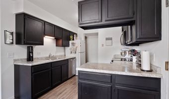 983 10th Ave NW, Altoona, IA 50009