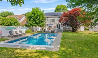 29 Grey Meadow Dr, Burlington, VT 05408