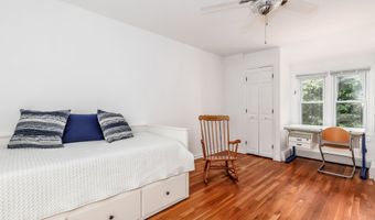 3 Deerfield Rd, Brookfield, CT 06804