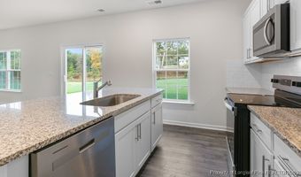 1064 Misty Creek Dr, Aberdeen, NC 28315