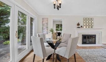 6008 BENALDER Dr, Bethesda, MD 20816