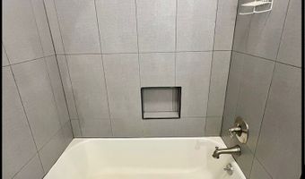 202 Bates St, Batesville, MS 38606