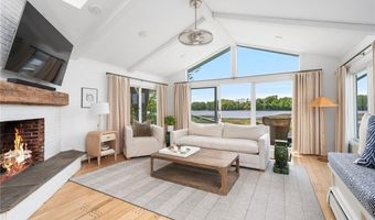 45 Meadowbrook Dr, Barrington, RI 02806