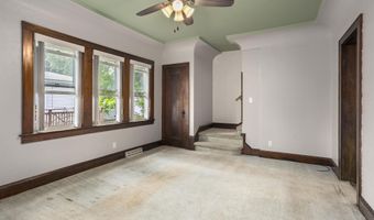 1324 W WASHINGTON St, Appleton, WI 54914