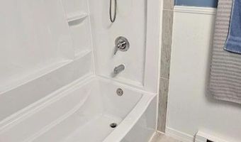 76 Winding Hill Dr 1, Alloway, NJ 07461