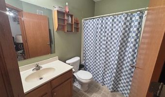 1522 Deerfield Dr, North Liberty, IA 52317