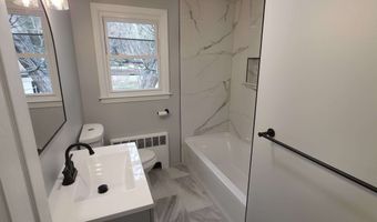 14 Harris St, Berlin, CT 06037