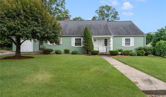 61 Applegate Rd, Cranston, RI 02920