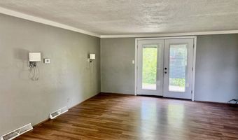 136 W Elizabeth St, Alma, MI 48801