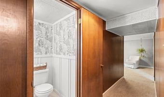 8225 Marvale Ln, Affton, MO 63123