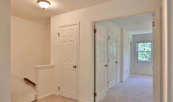 2402 WINDBREAK Dr, Alexandria, VA 22306