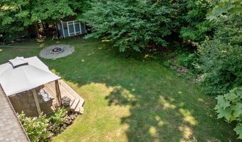 6501 Thornapple River Dr SE, Alto, MI 49302
