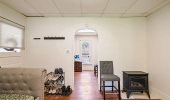 121 Cherry Ave, Ames, IA 50010