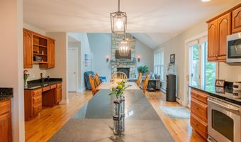 24 Surrey Ln, Falmouth, ME 04105
