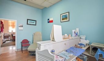 72 N Wright, Alice, TX 78332