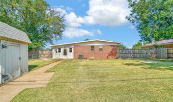 1909 N Flamingo Ln, Altus, OK 73521